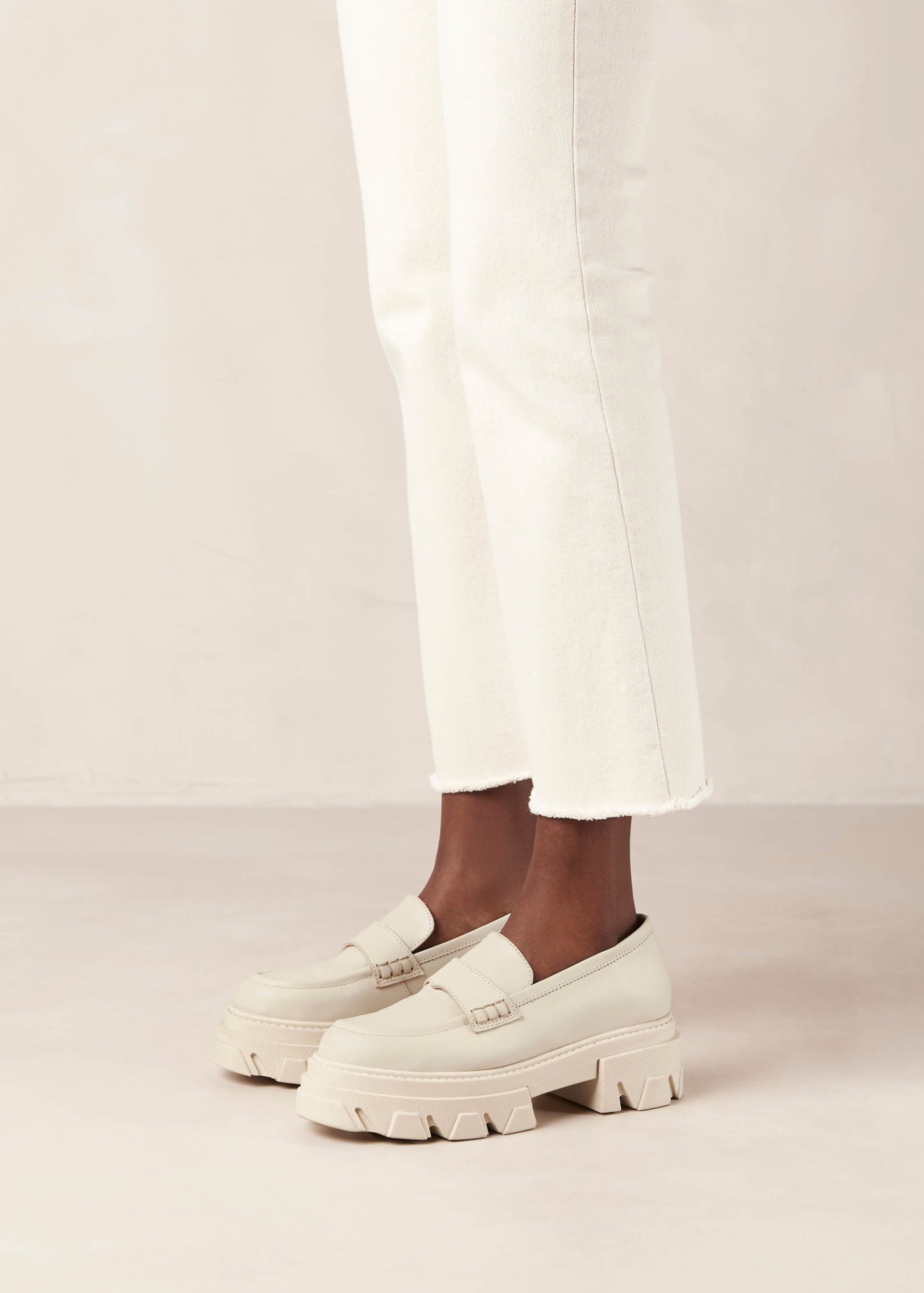 Trailblazer Cream Leather Loafers - Image 4