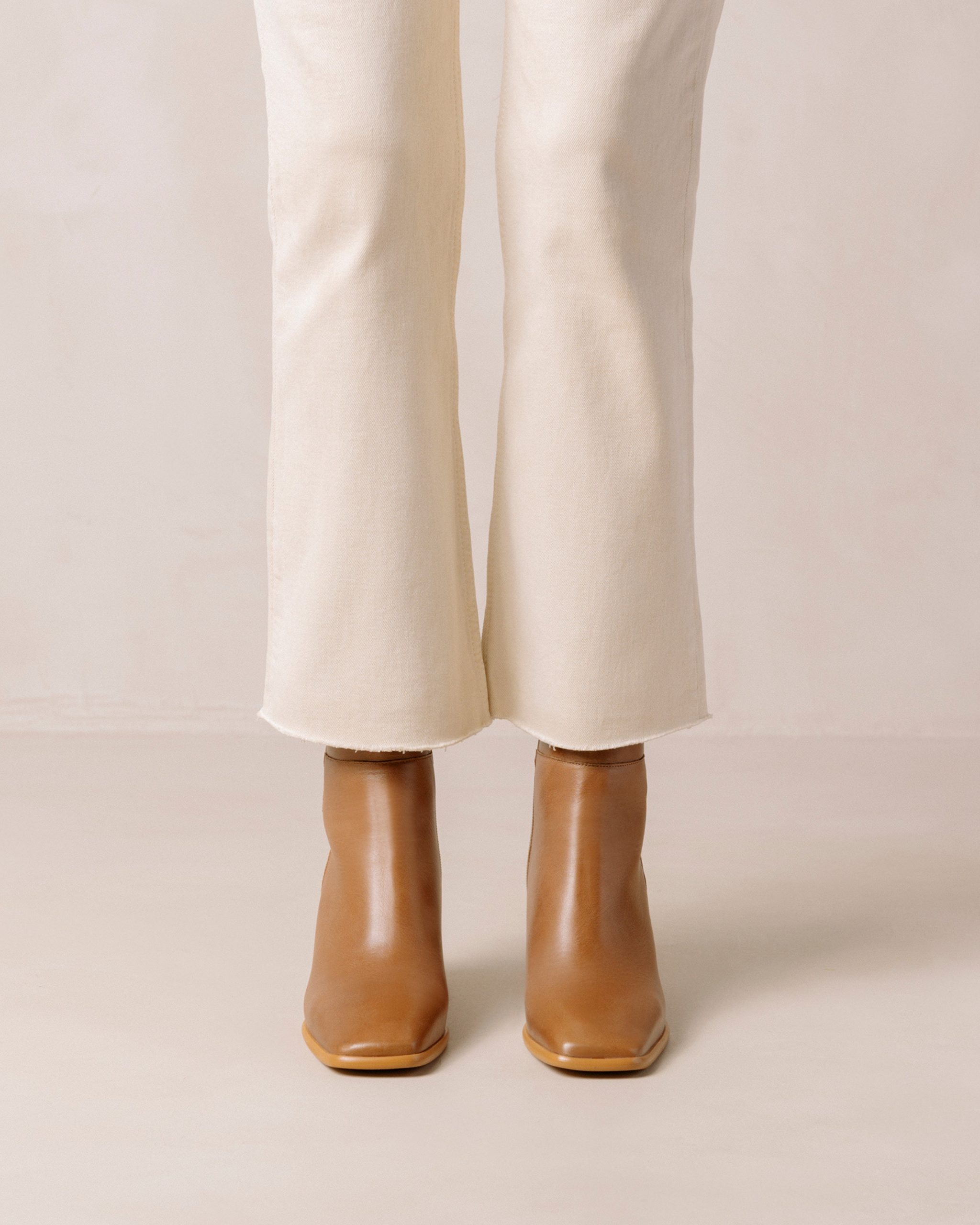 West Bicolor Camel Cream Leather Ankle Boots - Image 4